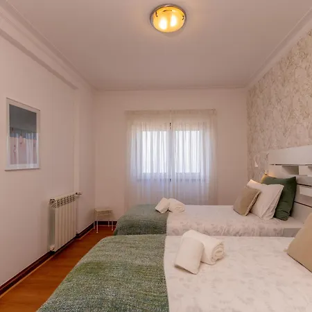 Vila Moradia Sao Joao-spacious Beachfront