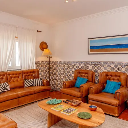 Moradia Sao Joao-spacious Beachfront Villa A dos Cunhados