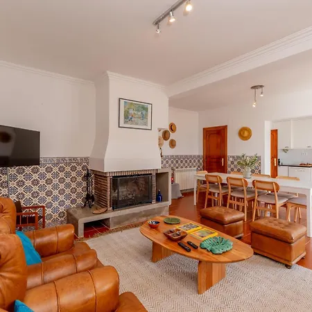 Moradia Sao Joao-spacious Beachfront 빌라