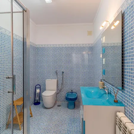 Vila Moradia Sao Joao-spacious Beachfront *