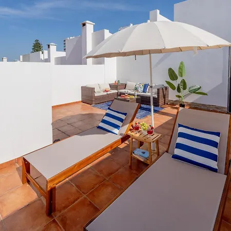 Villa Moradia Sao Joao-spacious Beachfront