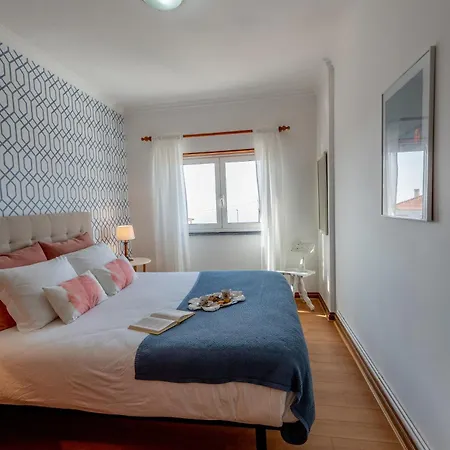 Moradia Sao Joao-spacious Beachfront A dos Cunhados