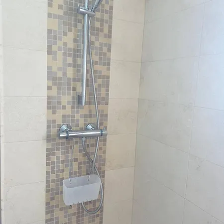 Moradia Sao Joao-spacious Beachfront 빌라 *