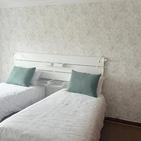 Moradia Sao Joao-spacious Beachfront * 아 도스 쿤하도스
