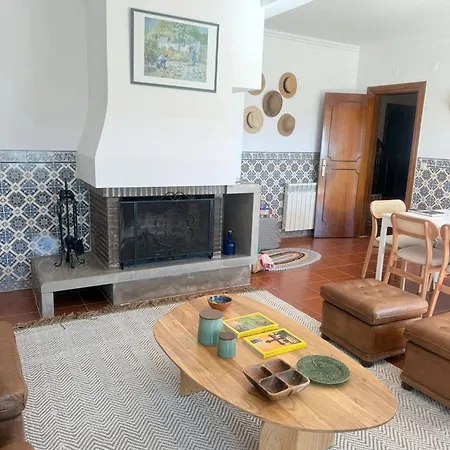 Moradia Sao Joao-spacious Beachfront 빌라