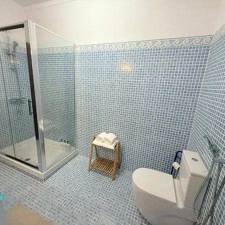 Moradia Sao Joao-spacious Beachfront * 아 도스 쿤하도스