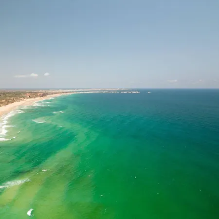 Villa Moradia Sao Joao-spacious Beachfront *