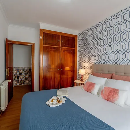 Moradia Sao Joao-spacious Beachfront * A dos Cunhados