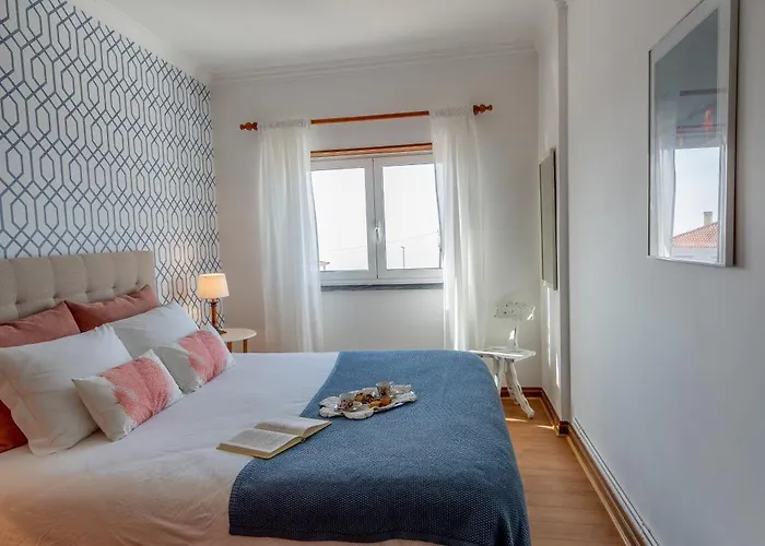 Moradia Sao Joao-spacious Beachfront A dos Cunhados