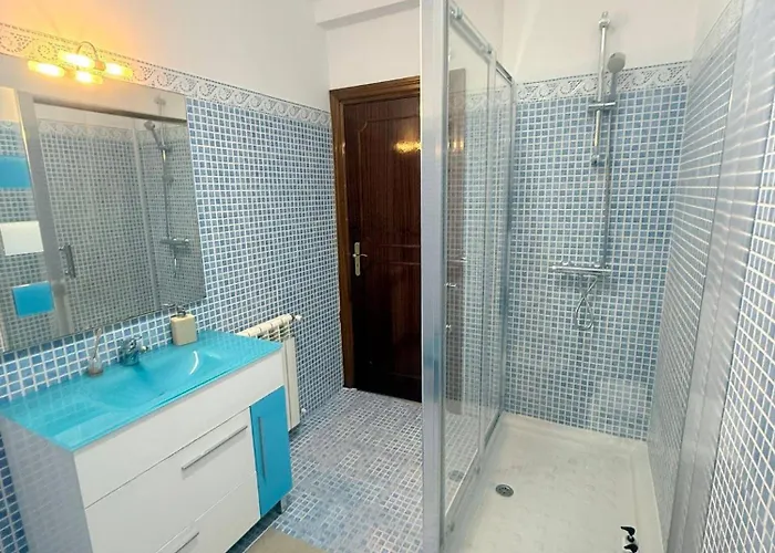 Villa Moradia Sao Joao-spacious Beachfront