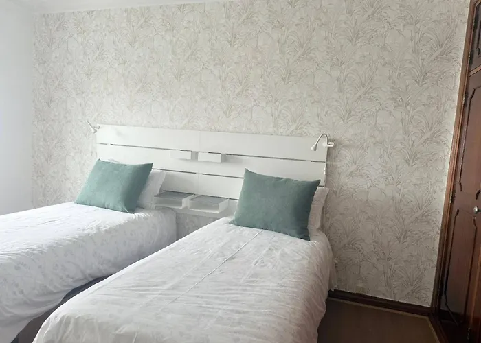 Moradia Sao Joao-spacious Beachfront * A dos Cunhados